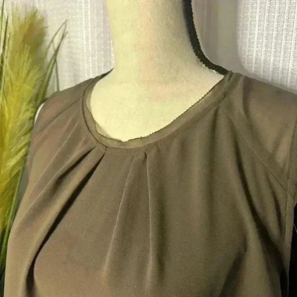 Soft Surroundings L Women’s Dressy Tank Work Brown Sleeveless Blouse Back Zip - Picture 2 of 10